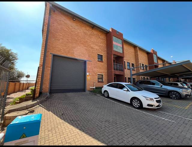 379M² WAREHOUSE FOR SALE IN VAN ECK PARK